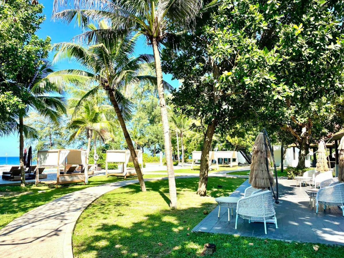 Estella Phuket Mai Khao Beach Resort Exteriör bild