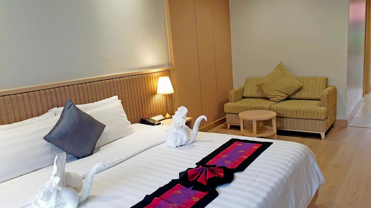 Estella Phuket Mai Khao Beach Resort Exteriör bild