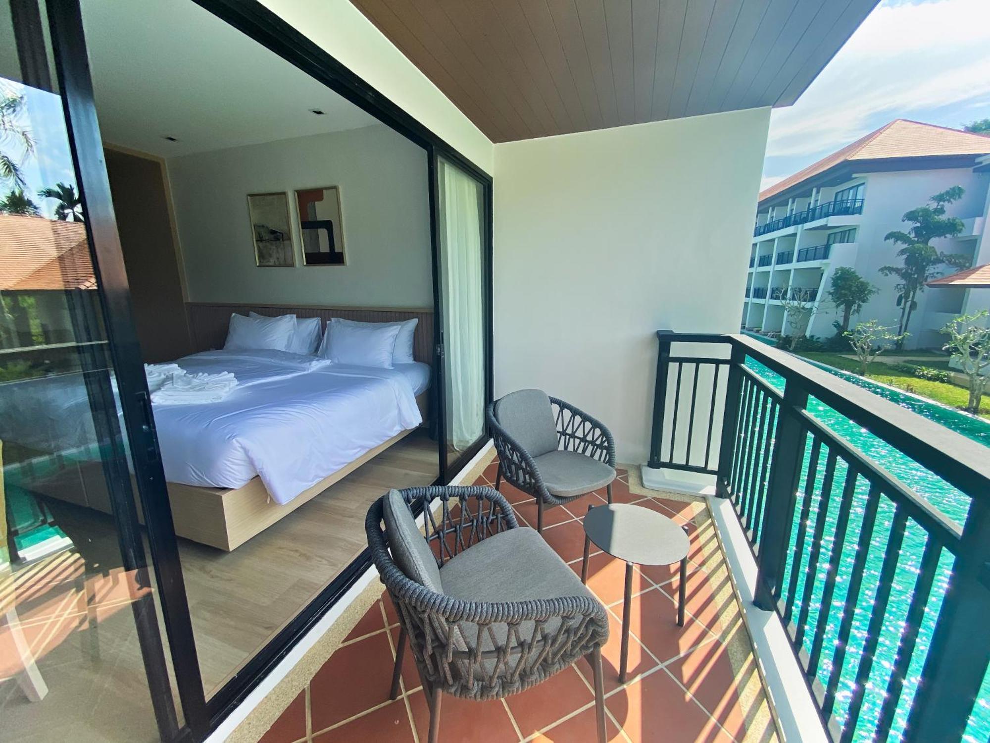 Estella Phuket Mai Khao Beach Resort Exteriör bild