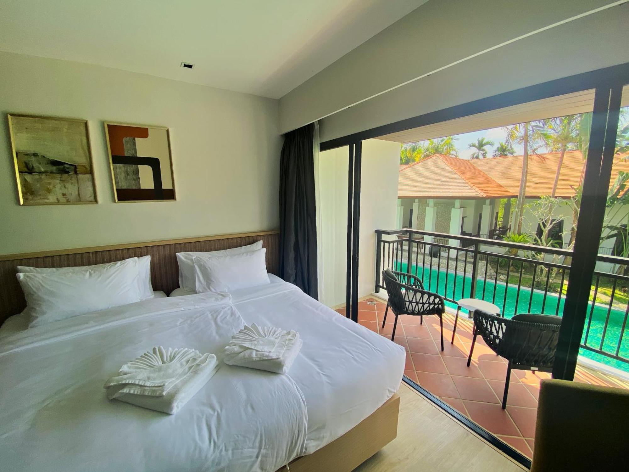 Estella Phuket Mai Khao Beach Resort Exteriör bild