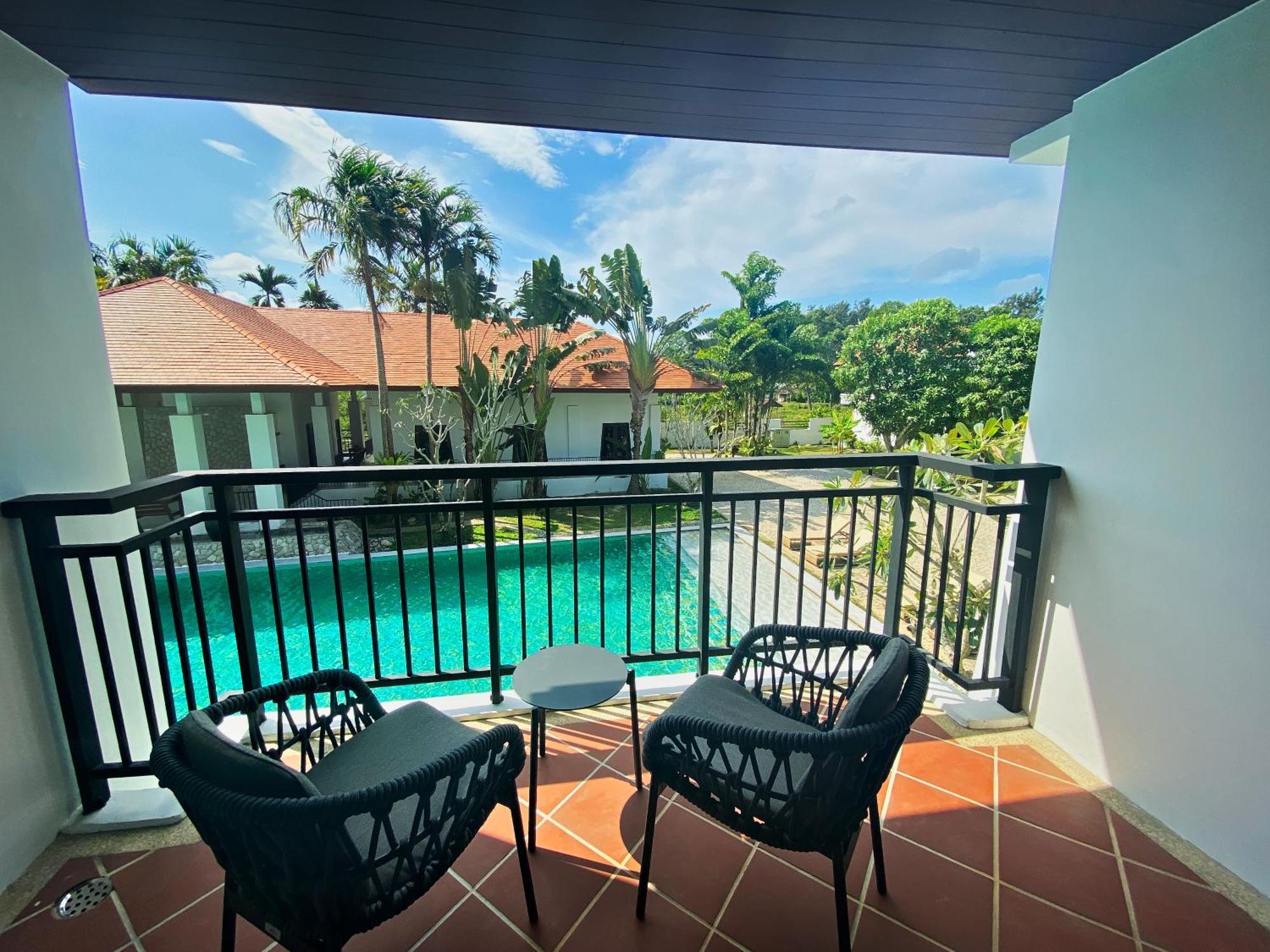 Estella Phuket Mai Khao Beach Resort Exteriör bild