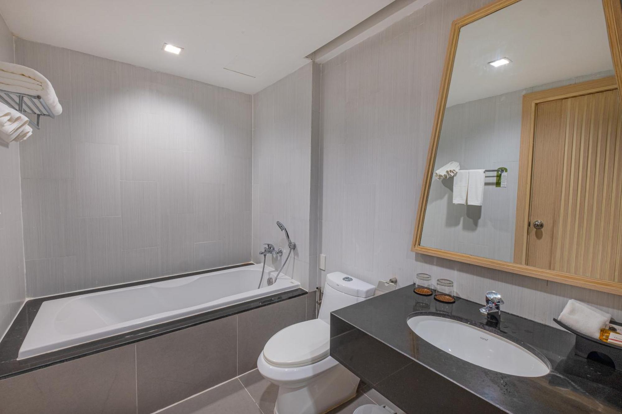 Estella Phuket Mai Khao Beach Resort Exteriör bild