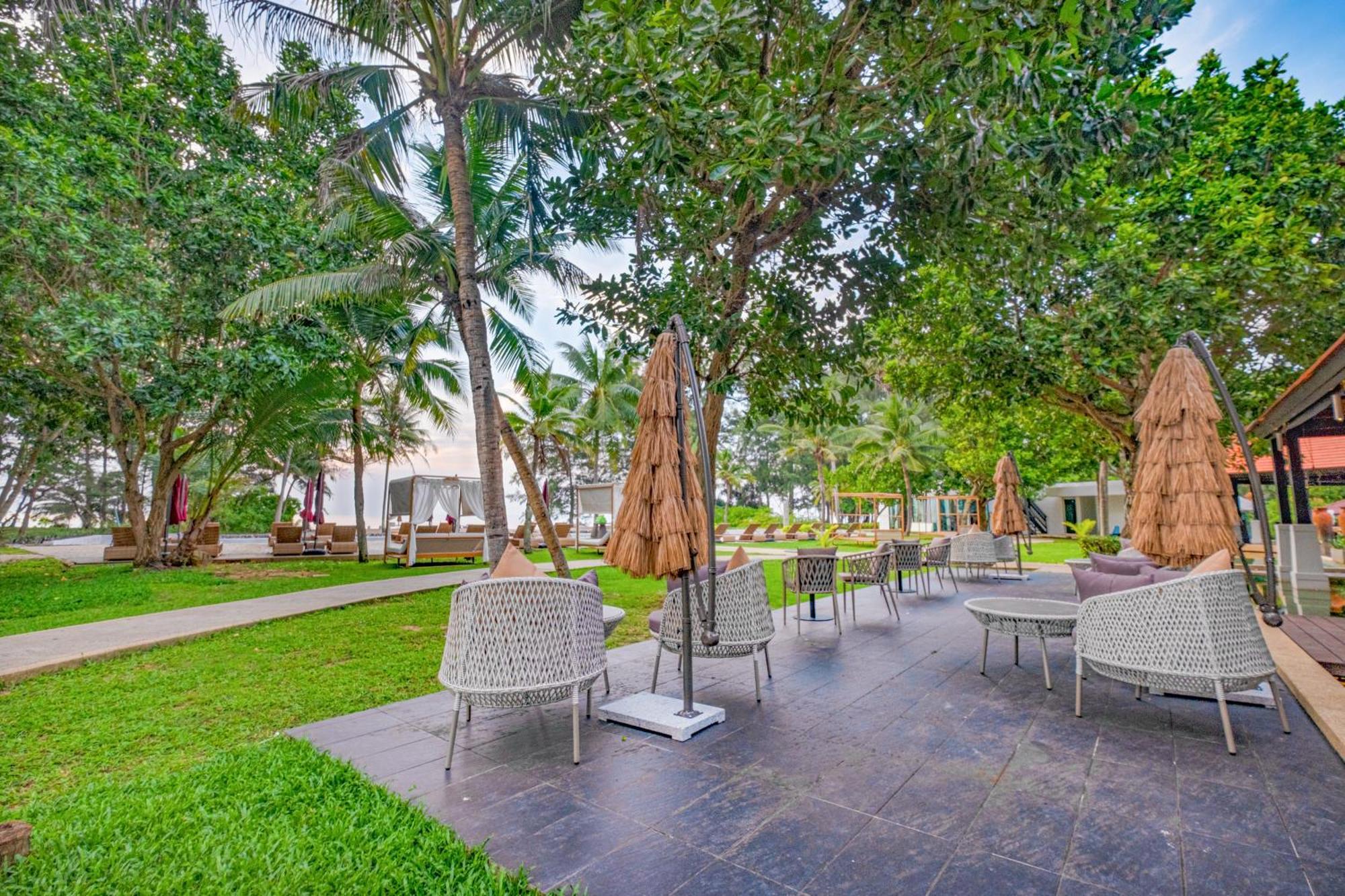 Estella Phuket Mai Khao Beach Resort Exteriör bild