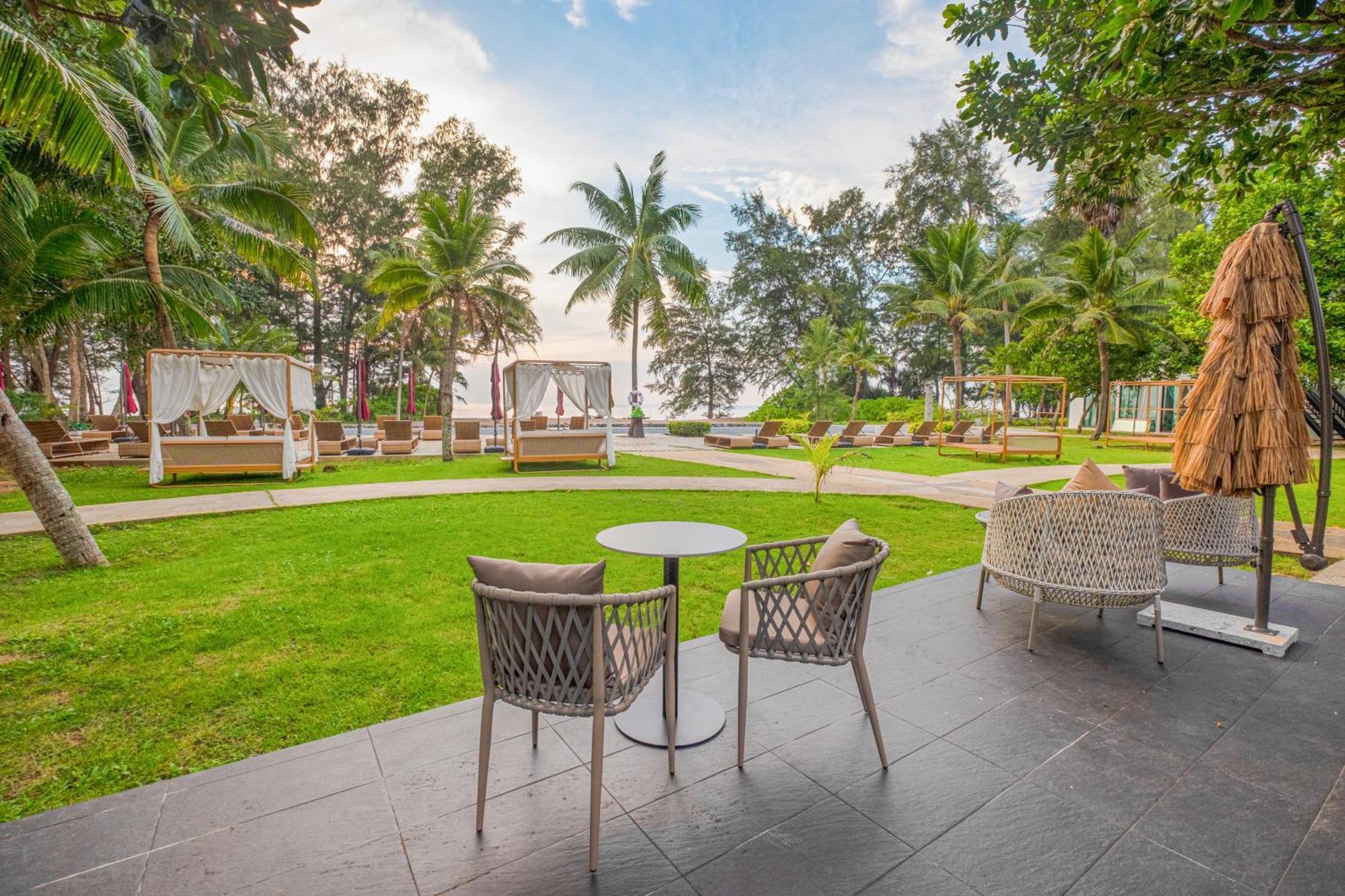 Estella Phuket Mai Khao Beach Resort Exteriör bild