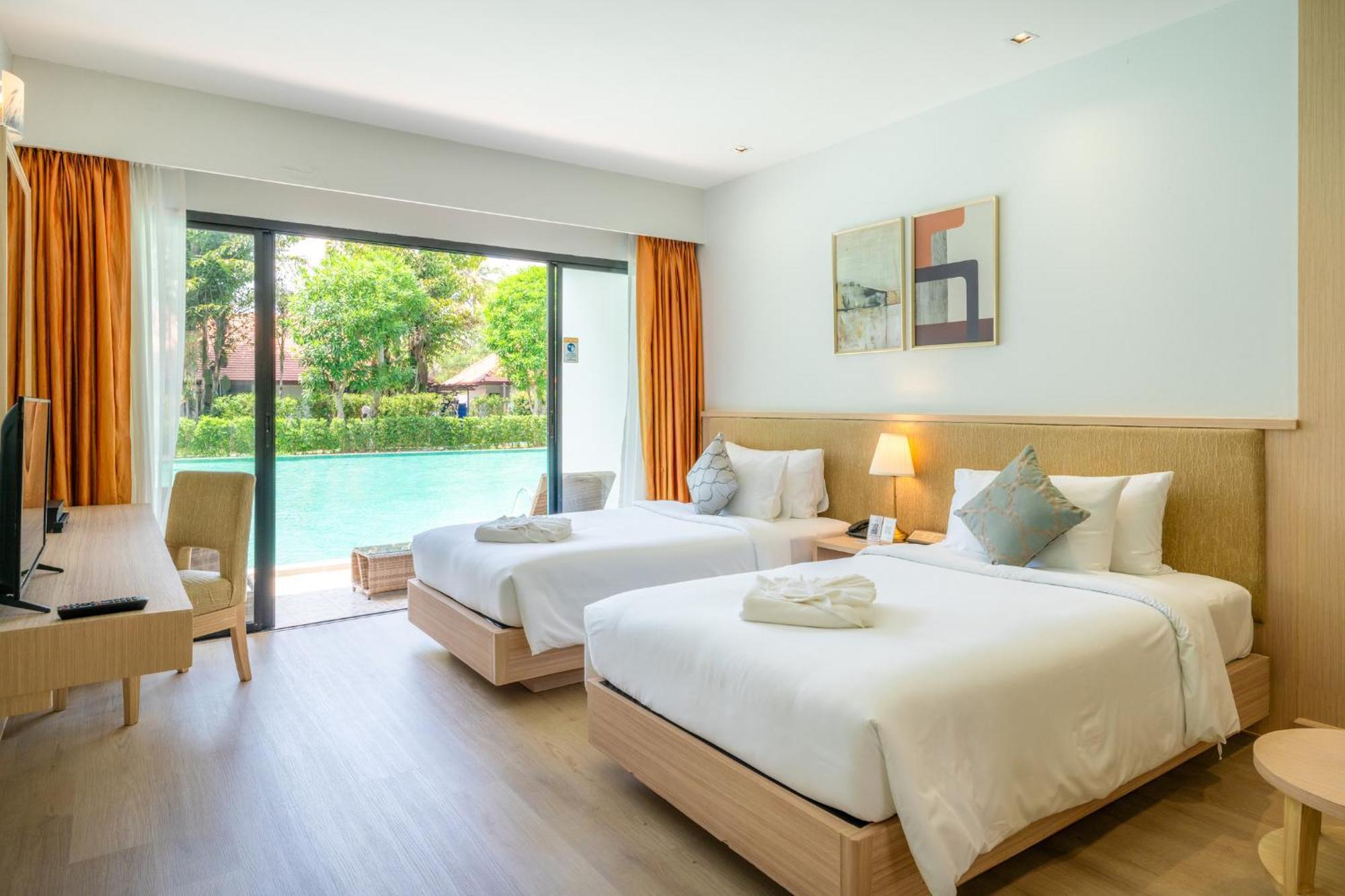 Estella Phuket Mai Khao Beach Resort Exteriör bild