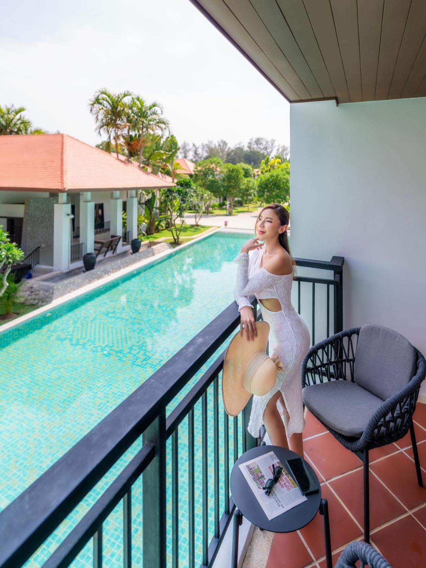 Estella Phuket Mai Khao Beach Resort Exteriör bild