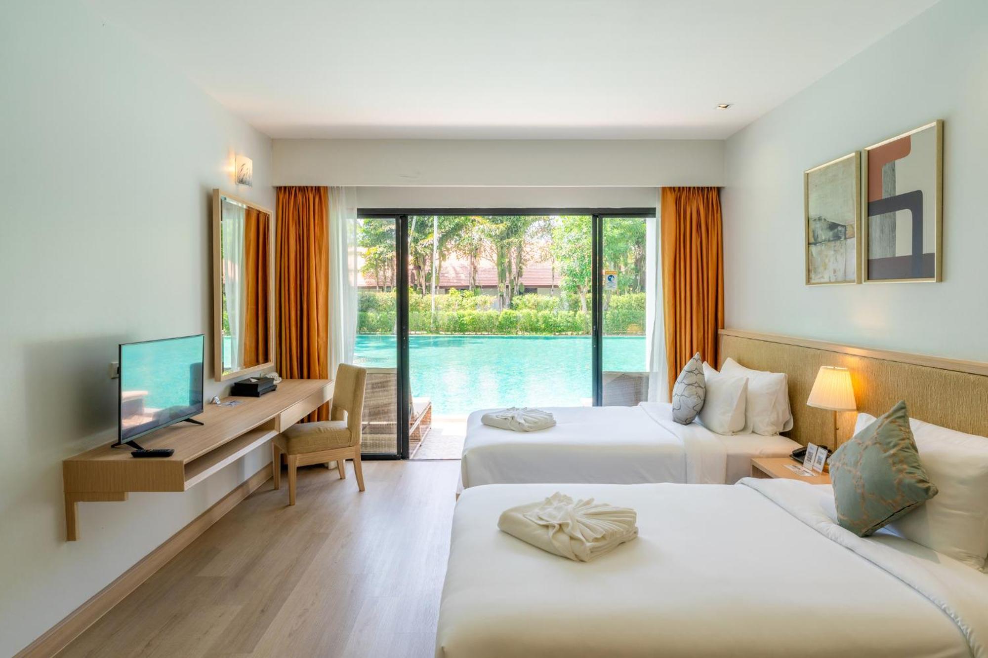 Estella Phuket Mai Khao Beach Resort Exteriör bild