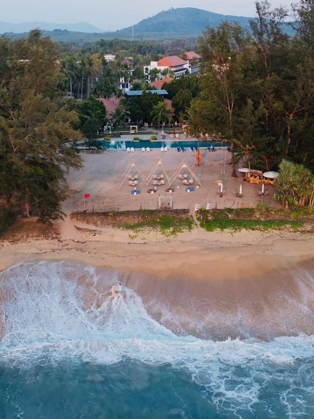 Estella Phuket Mai Khao Beach Resort Exteriör bild